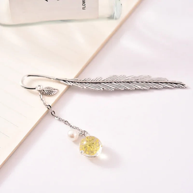 creative-flower-specimens-bookmark-pendant-real-flower-design